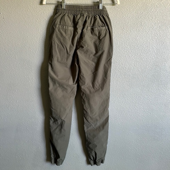 No Boundaries Pants size XS Olive Color - Picture 2 of 3